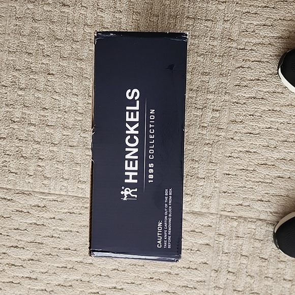 Henckels 14 piece knives - Picture 8 of 8